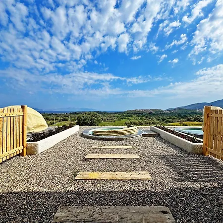 Bed & Breakfast Vineyard - Over 14 Years Old Only 4*