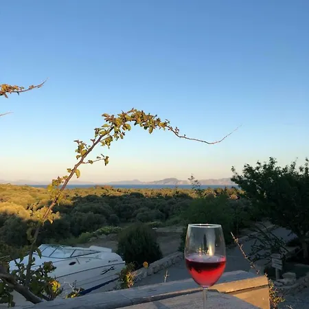 Vineyard - Over 14 Years Old Only Bed & Breakfast